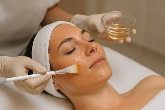 A woman getting a chemical peel in Tampa, FL